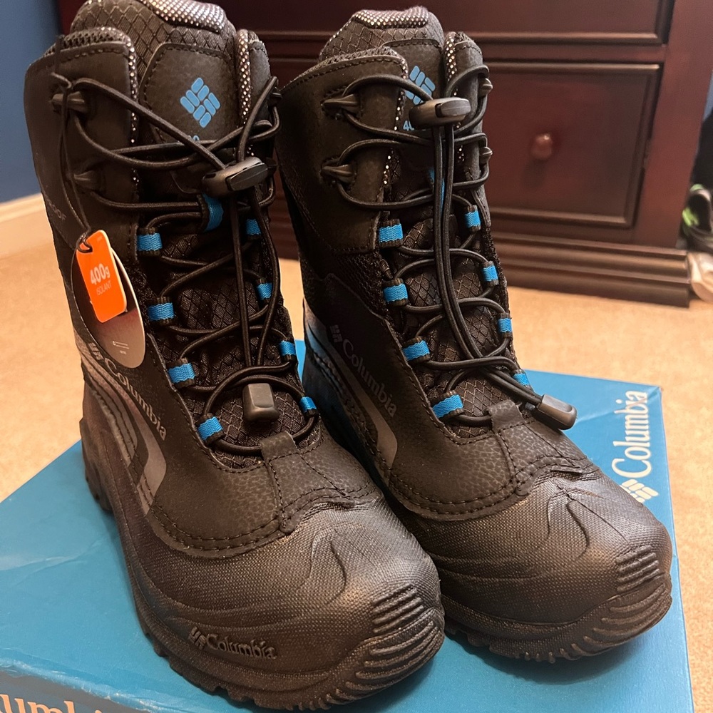 NWT Columbia snow boots